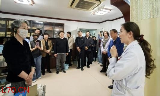 烟台市卫生健康委一行到薛城区中医院考察交流中医药工作